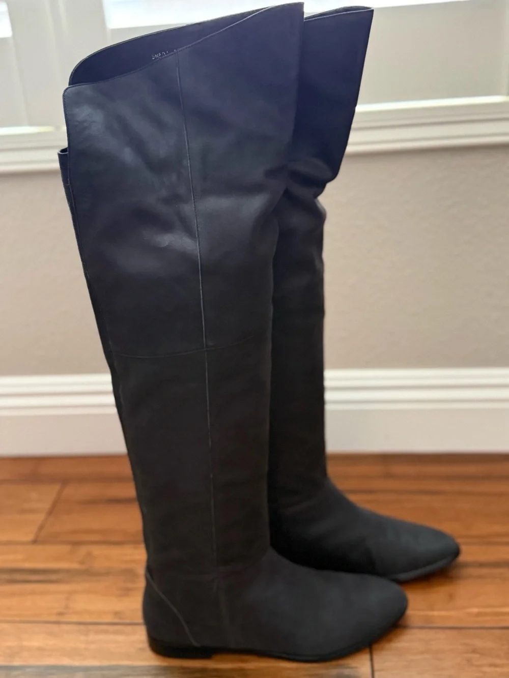 Over-The-Knee Black Women's Boots - Sleek Tall Fashion